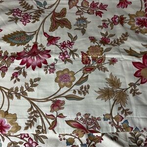 PILLOW SHAMS SOFT YELLOW FLORAL RED TULIPS LAURA ASHLEY?? Wamsutta? Not sure